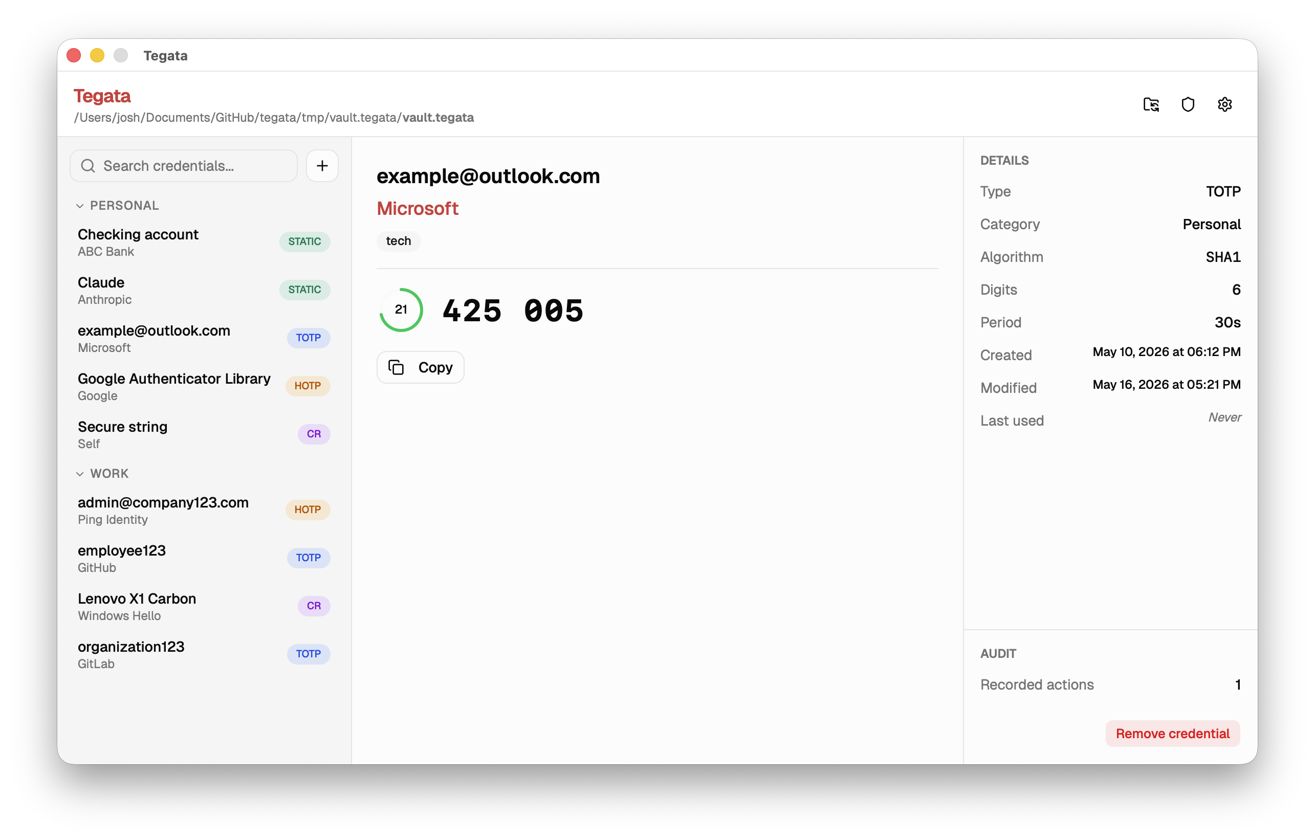 Main window in light theme with credential list and TOTP countdown timer